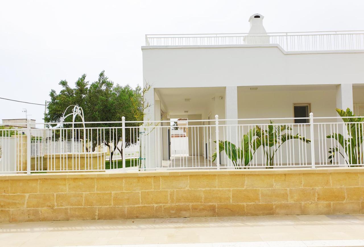 La Baia Apartments Torre Lapillo Buitenkant foto
